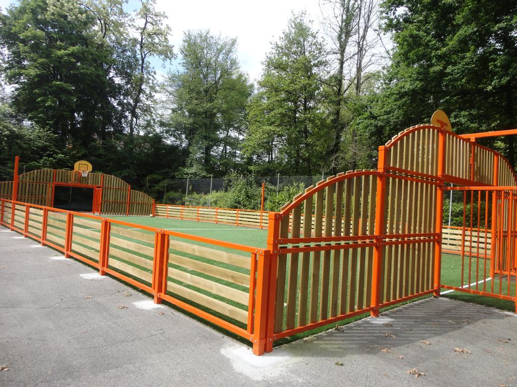Le Camping Des 3 Lacs Belmont-Tramonet Esterno foto