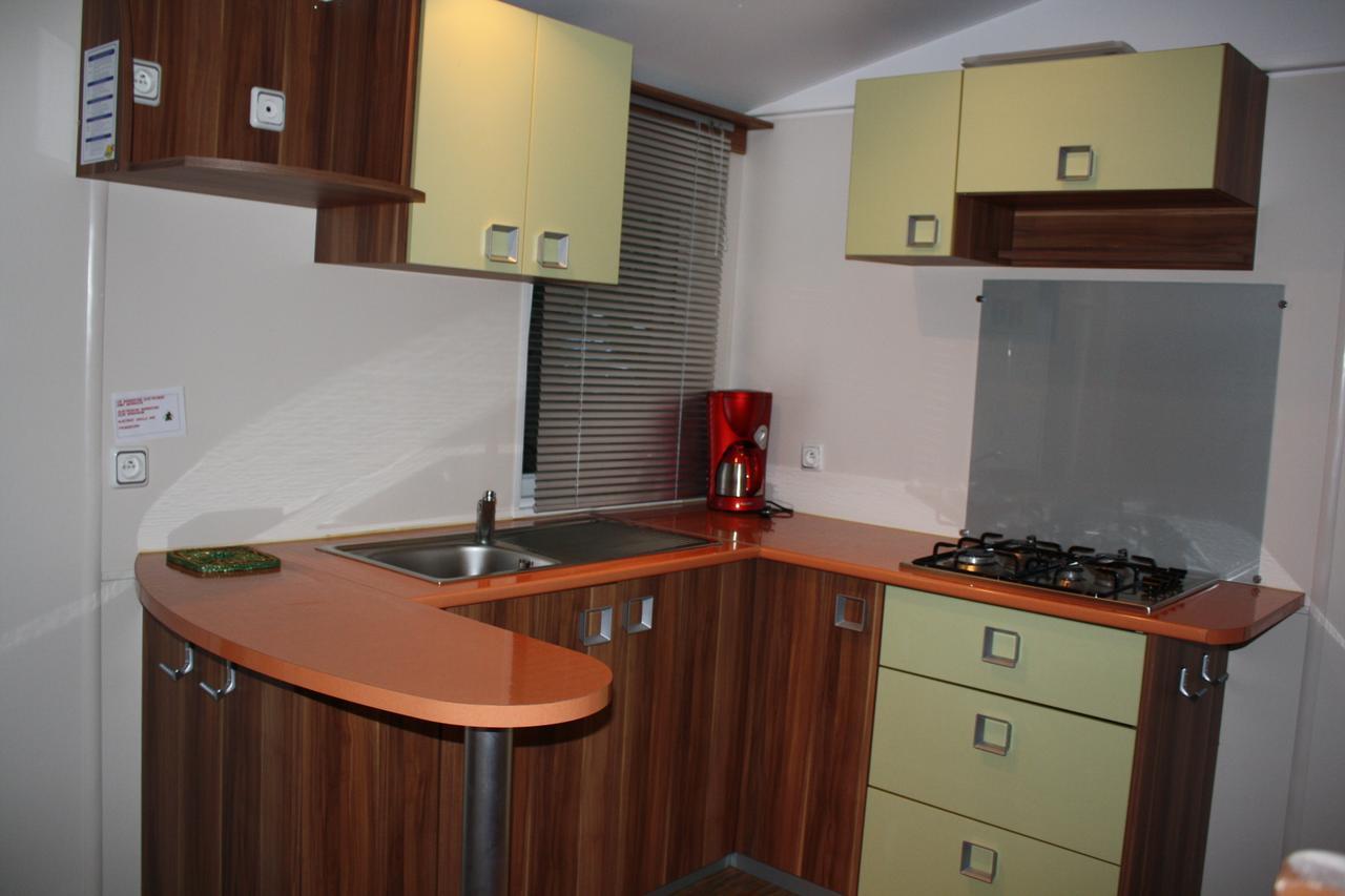 Le Camping Des 3 Lacs Belmont-Tramonet Esterno foto